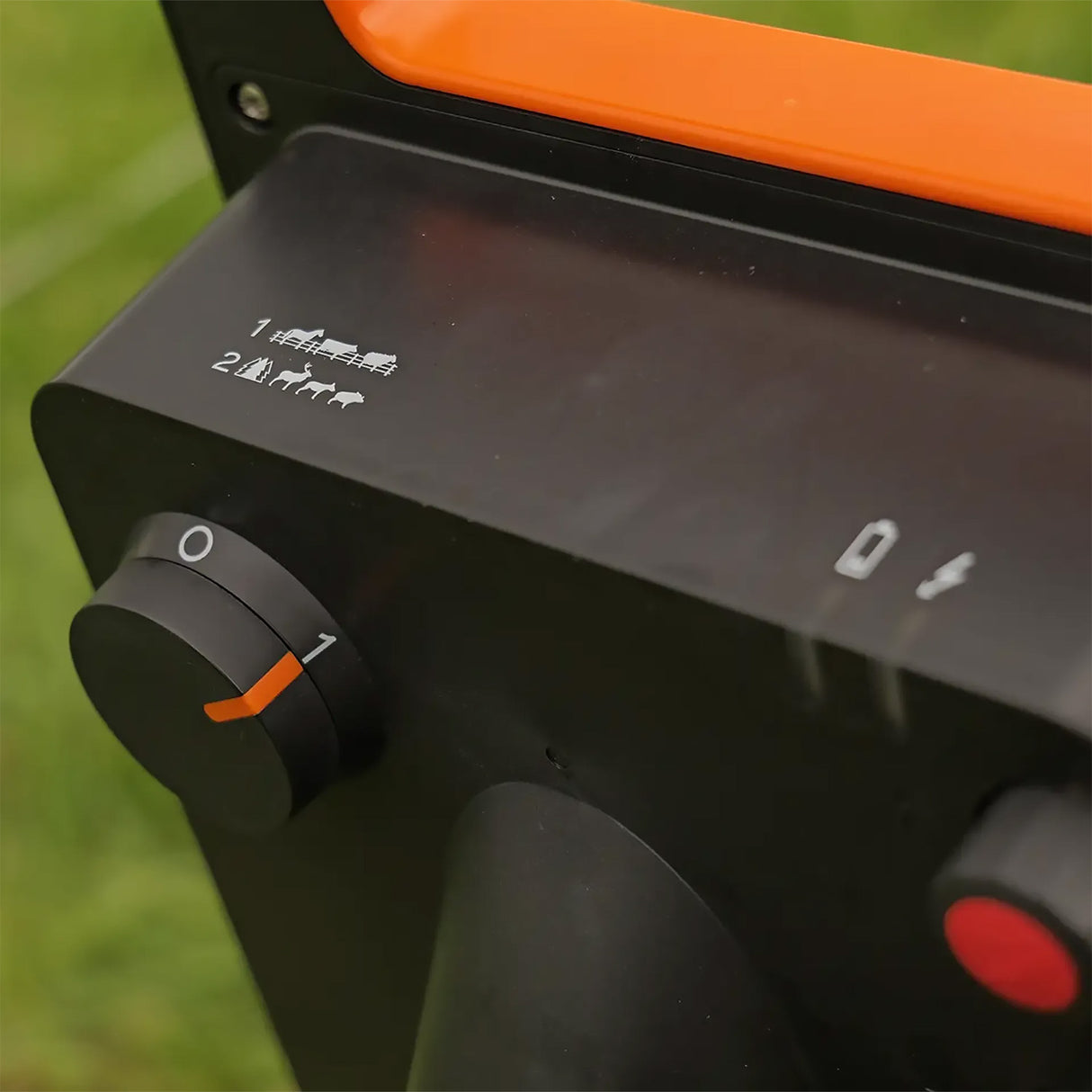 Gallagher S60li Solar Electric Fence Energizer With Lithium Battery